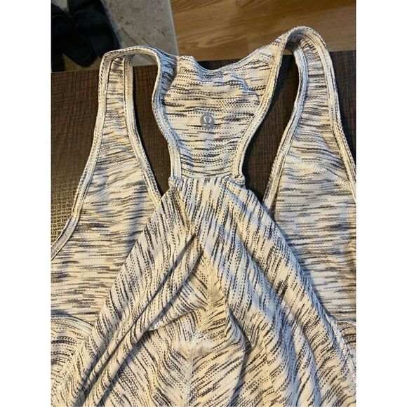 Lululemon Athletica gray speckled tank top size 6 - Picture 2 of 2